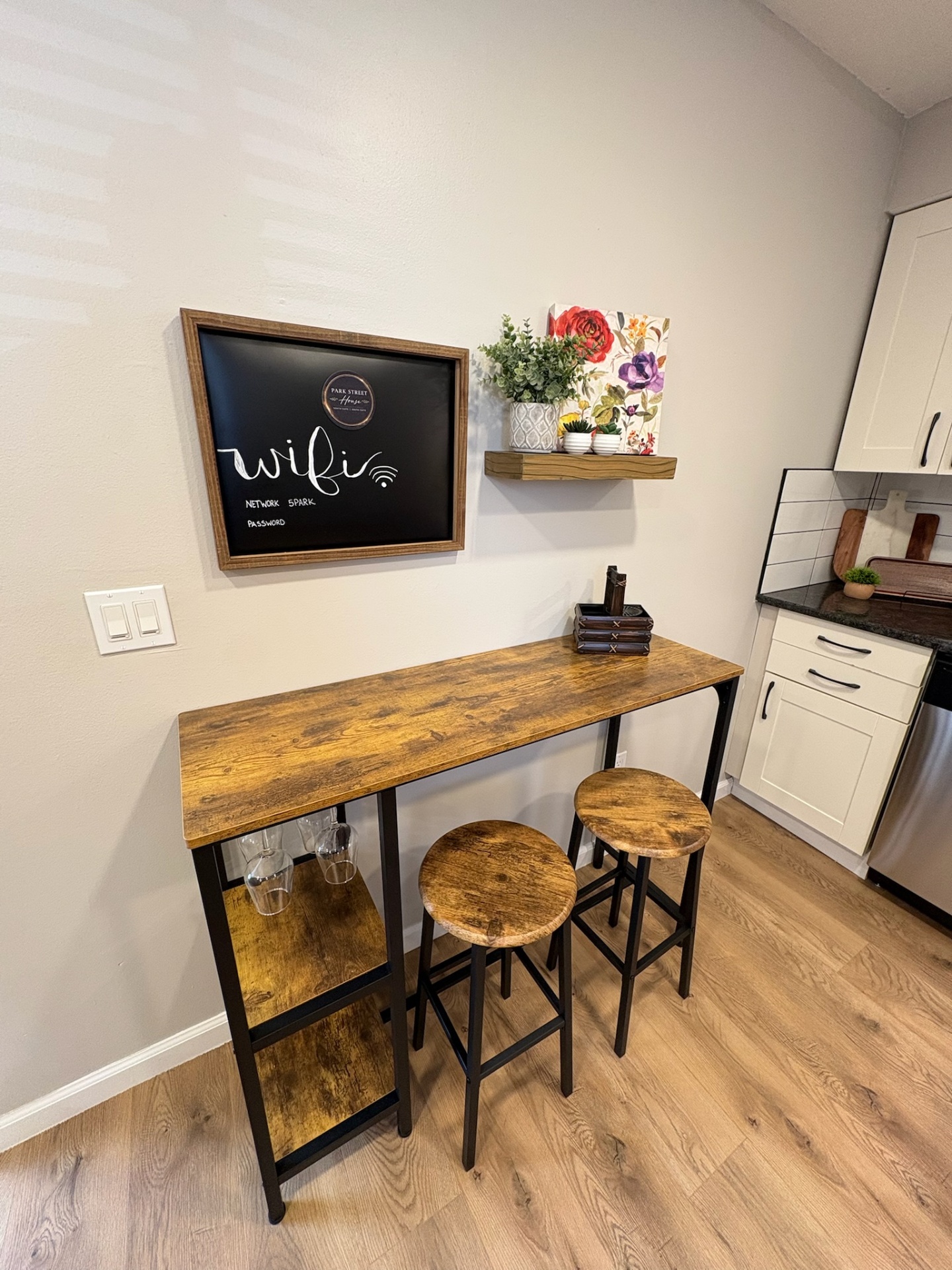 Wifi station and bar seating